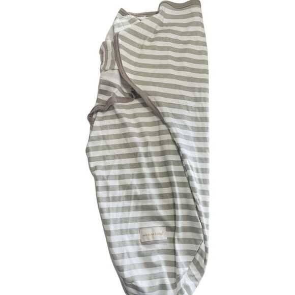 Miracle Baby Swaddle Size Small/ Newborn NWOT gray White Striped - Picture 1 of 4